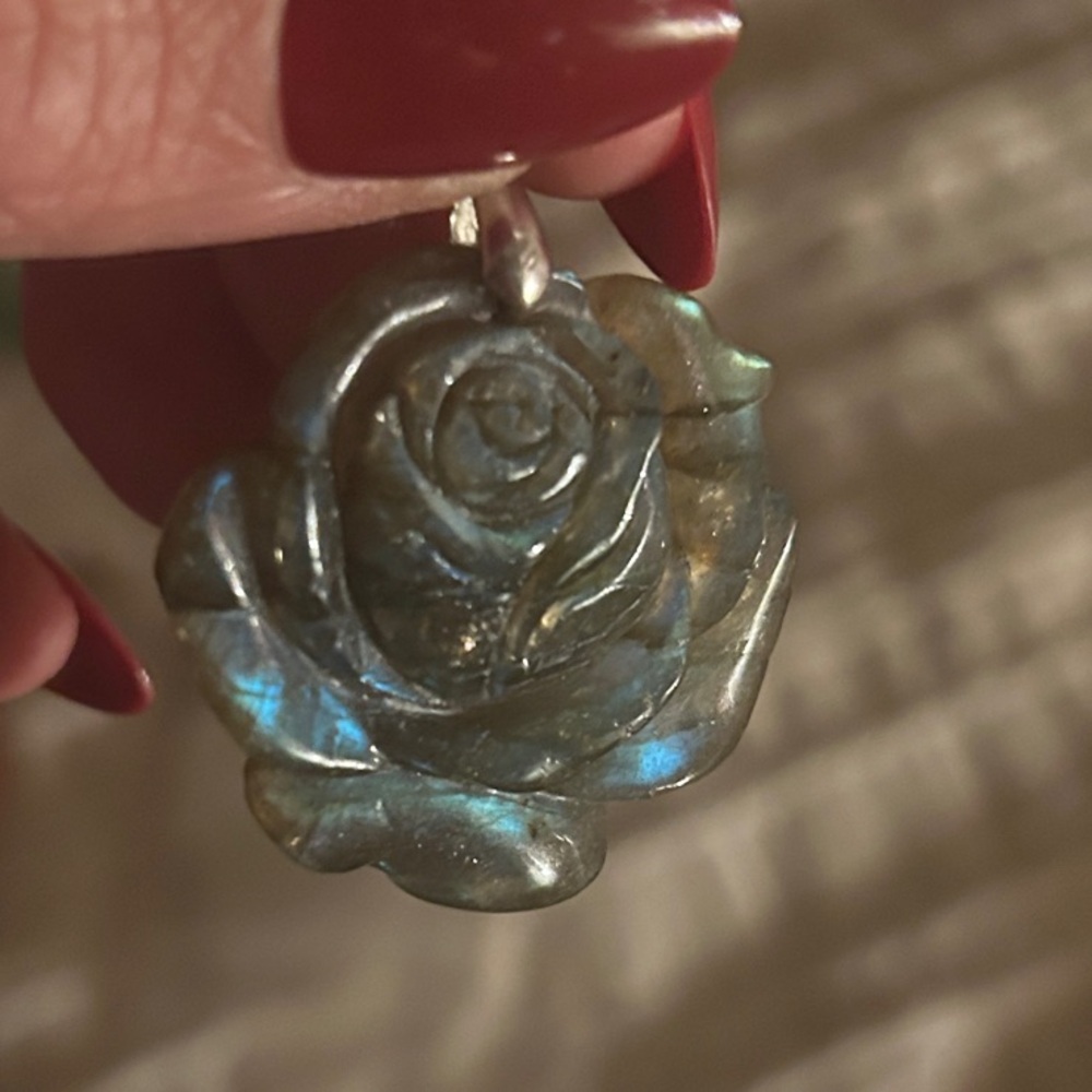 Rainbow Labradorite Rose Pendant